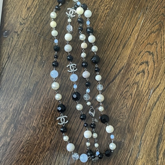 Chanel Long Strand Necklace - original box and dust bag . - Picture 5 of 8